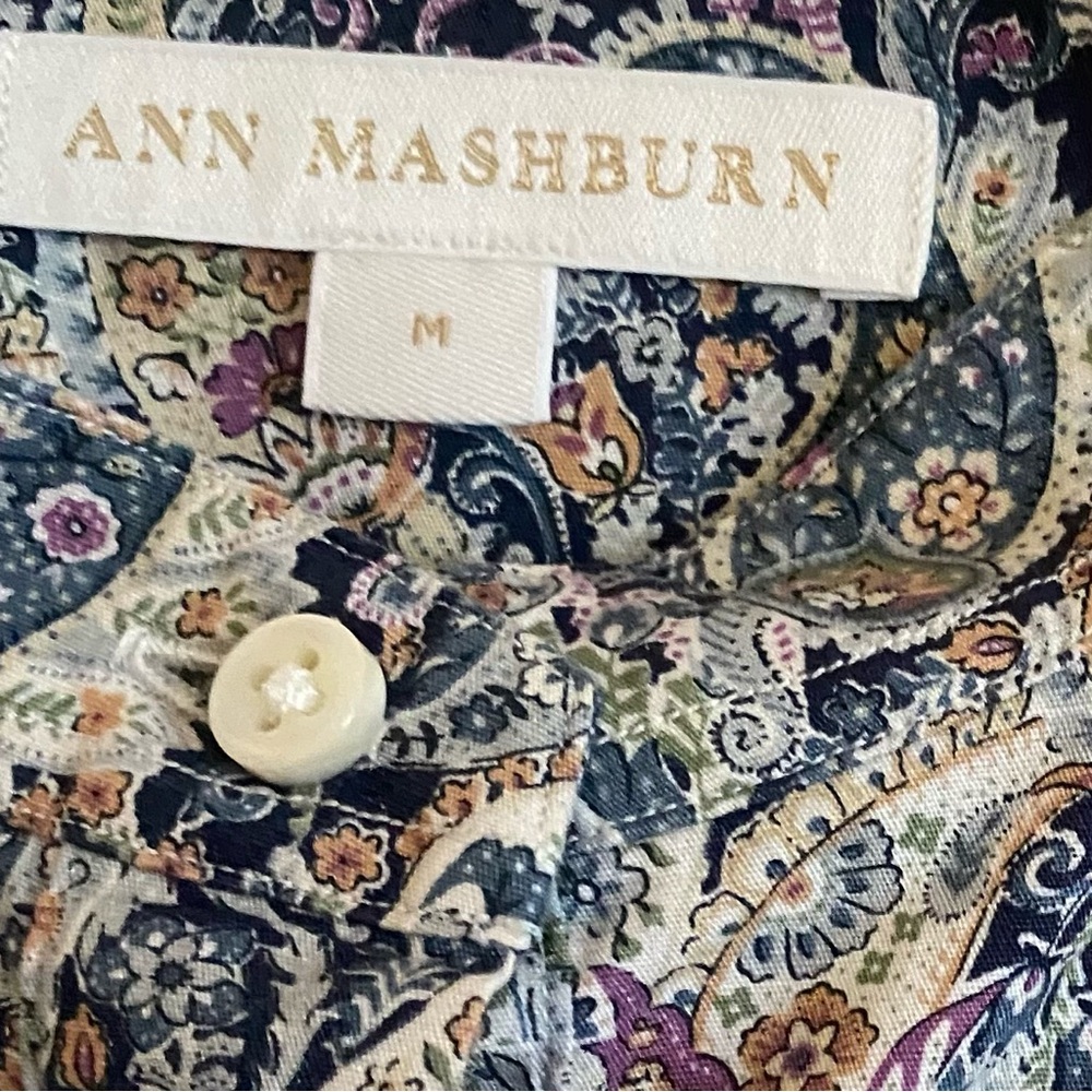 Ann Mashburn Button Neck Popover Shirt. Medium. - Picture 3 of 5